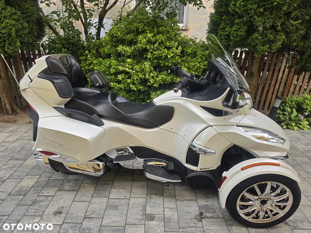 Can-Am Spyder - 2