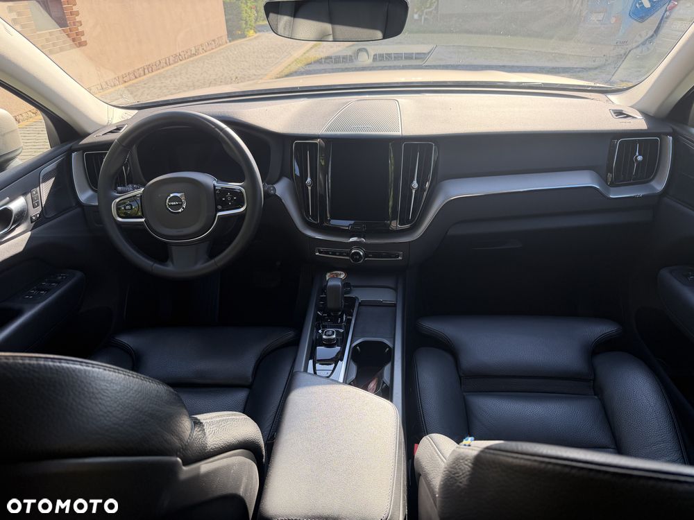 Volvo XC 60 B4 B Plus Bright - 12