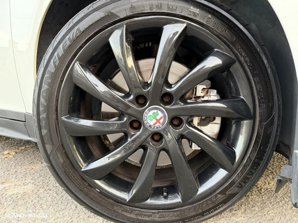 Alfa Romeo Giulietta 2.0 JTDM 16V Veloce - 3