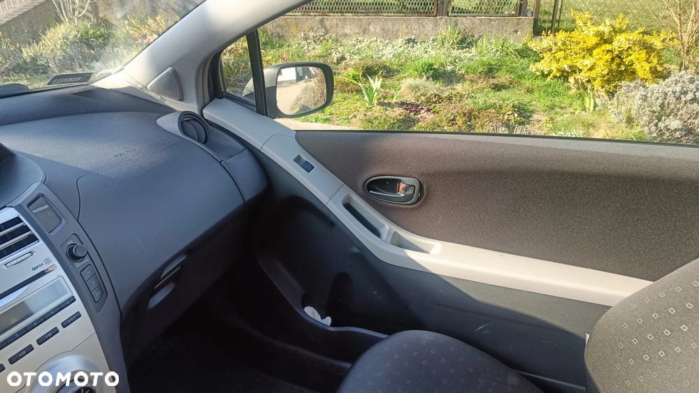 Toyota Yaris 1.0 Luna A/C - 15