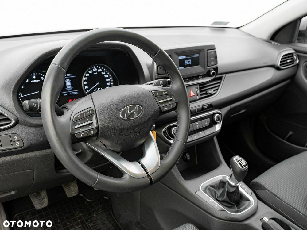 Hyundai i30 1.5 DPI Classic + - 7