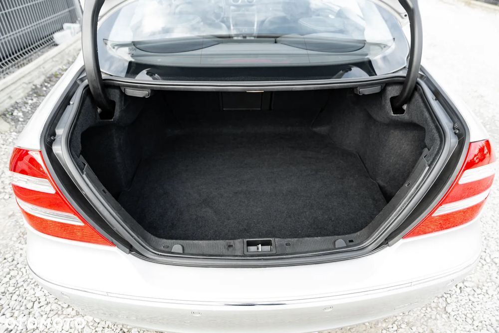 Mercedes-Benz CLK 320 Avantgarde - 34