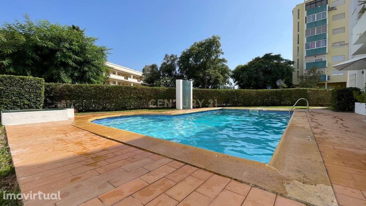 T2+1 em Vilamoura | Totalmente Renovado (2025) | Luxo e Piscina a Minu - Grande imagem: 3/26