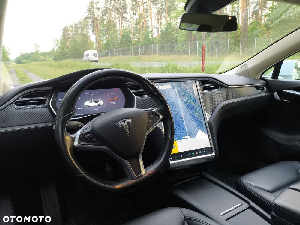 Tesla Model S - 9