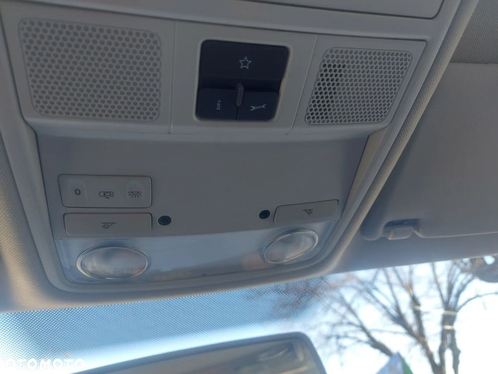 Volkswagen Golf 1.6 TDI DPF BlueMotion Technology Comfortline - 19