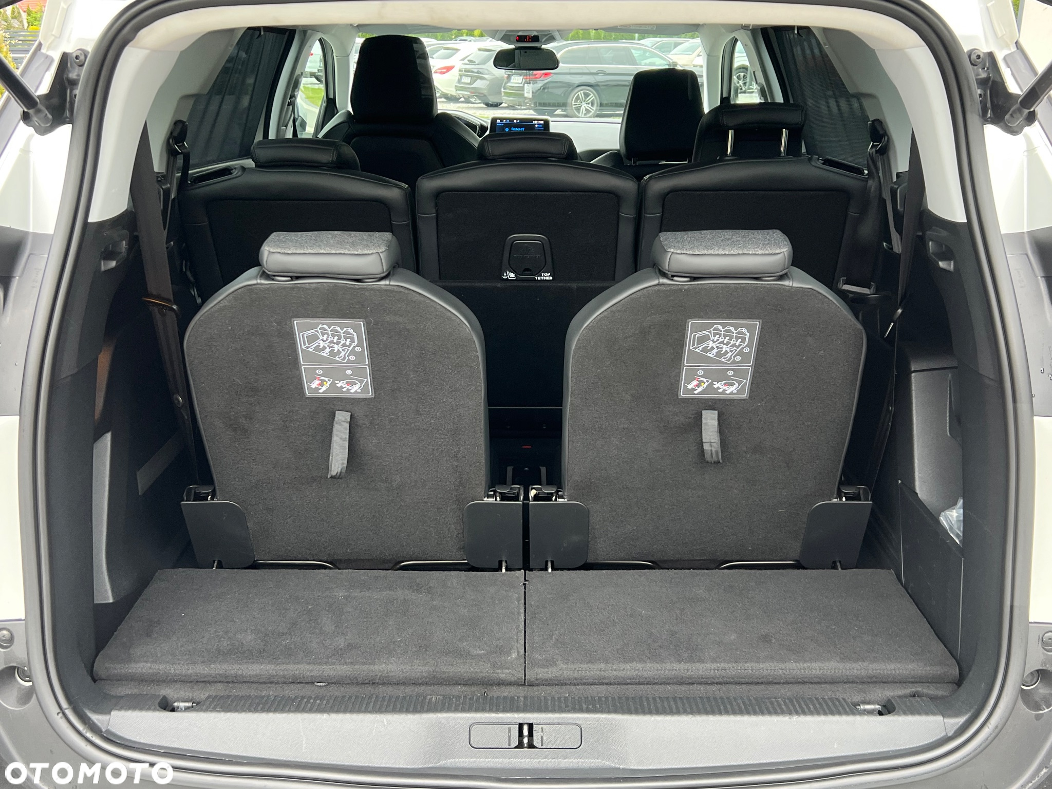 Peugeot 5008 1.5 BlueHDi Allure S&S EAT8 - 36