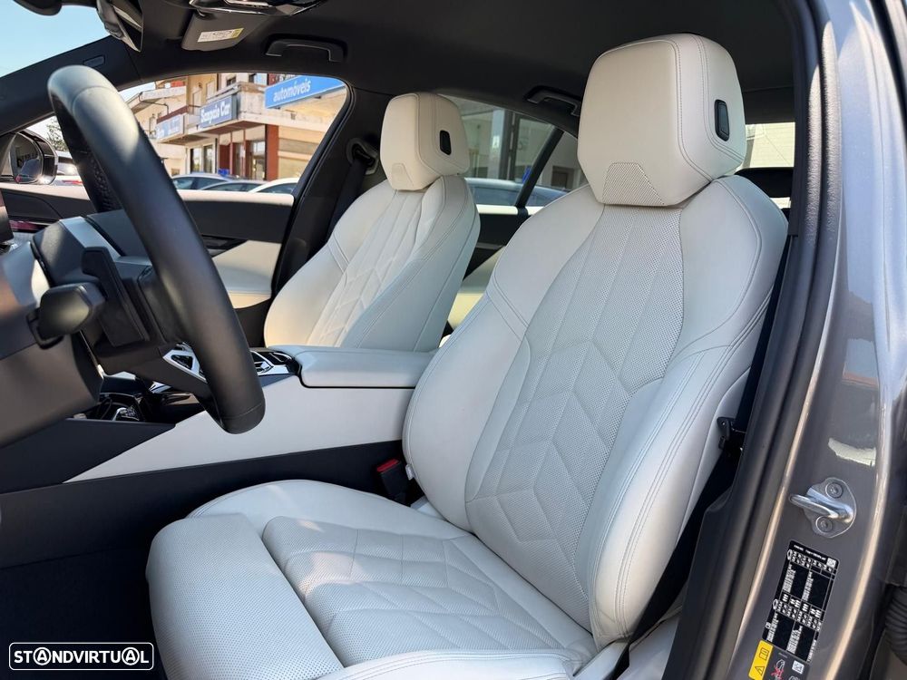 BMW 530 e Pack Desportivo M Pro - 10