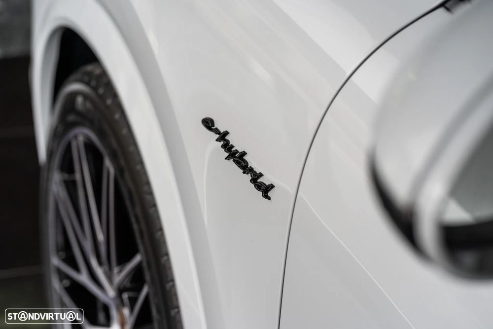 Porsche Cayenne Coupé E-Hybrid - 8