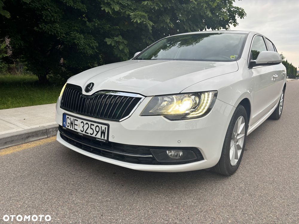 Skoda Superb 2.0 TDI Business DSG - 13