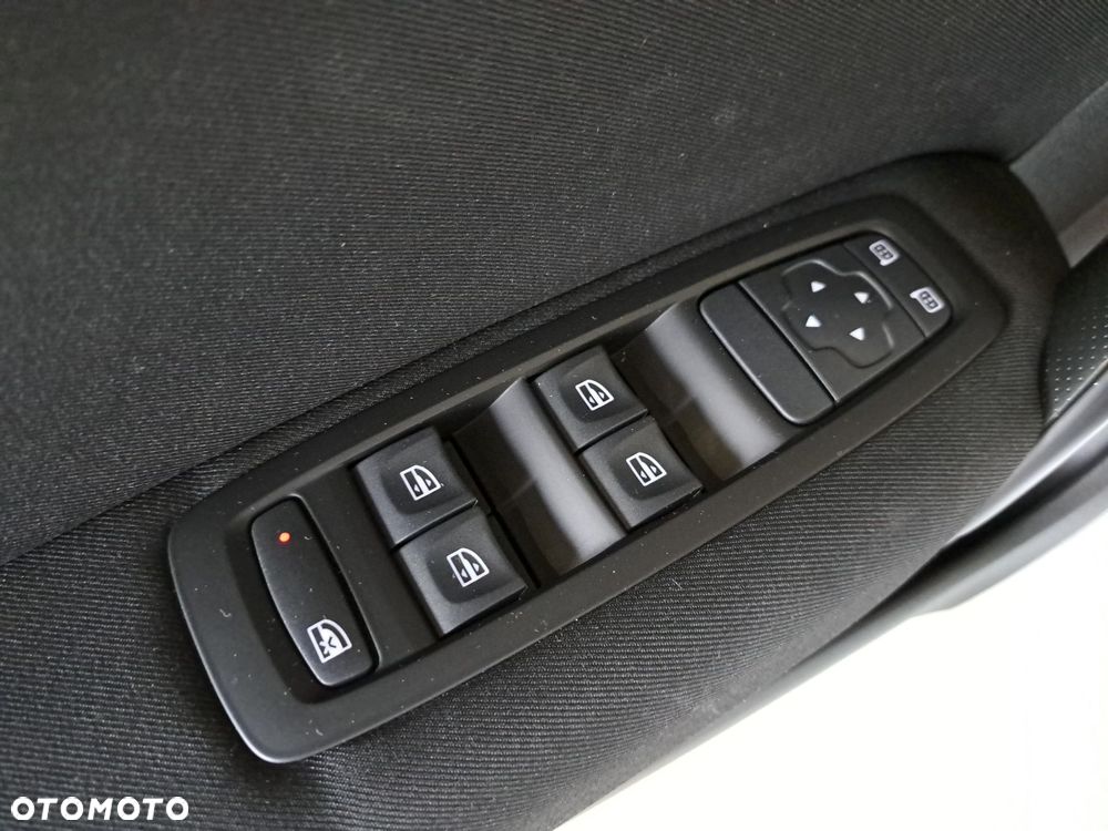 Renault Megane 1.6 SCe Zen - 29