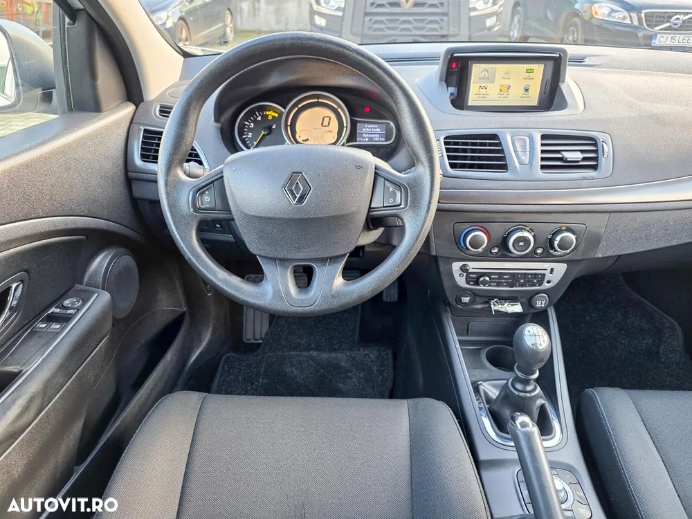 Renault Megane dCi 110 FAP Paris Business - 16