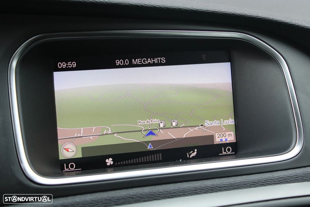 Volvo V40 2.0 D3 Momentum - 22