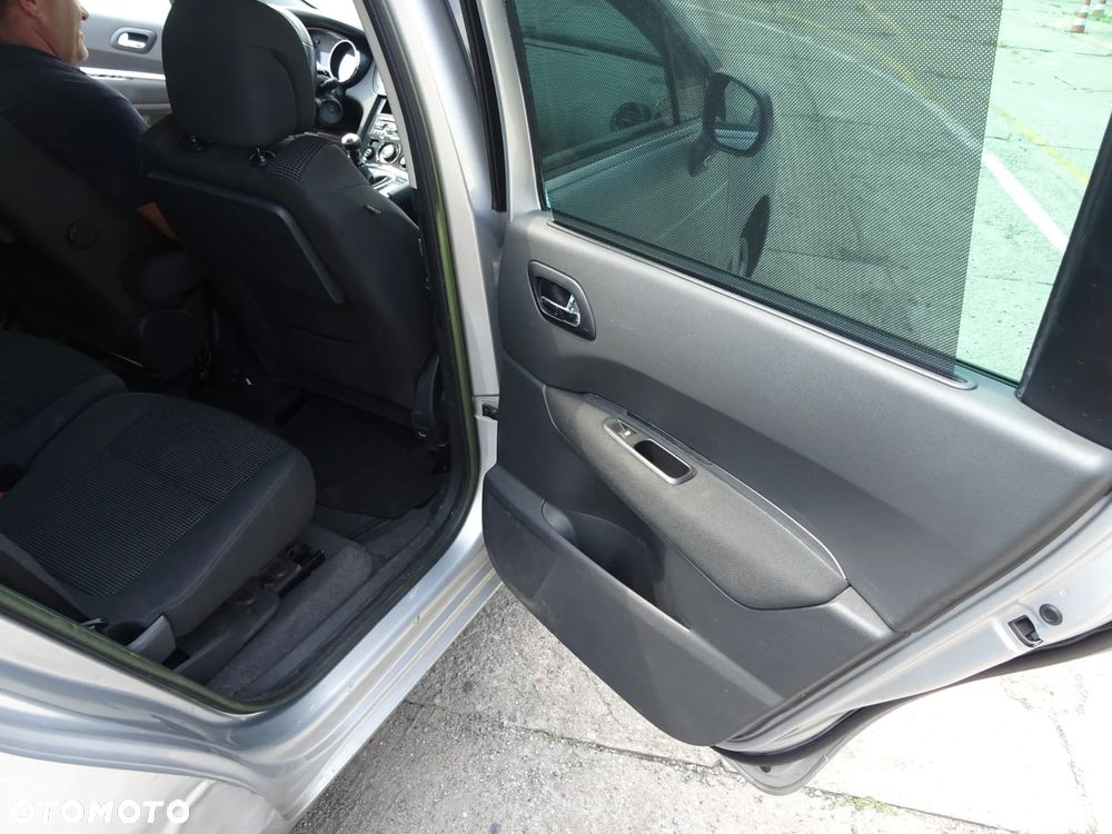 Peugeot 5008 - 12