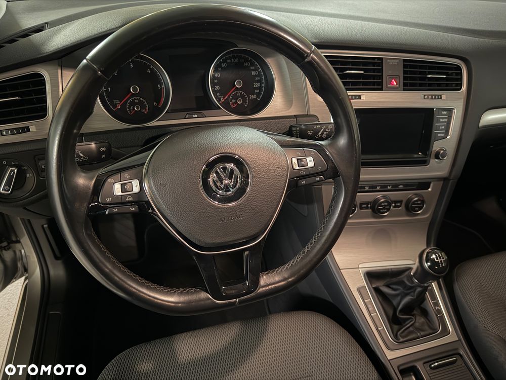 Volkswagen Golf 1.6 TDI BMT Comfortline - 22