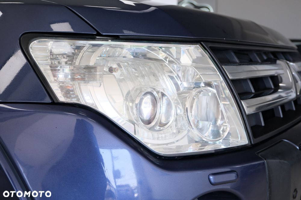 Mitsubishi Pajero - 4