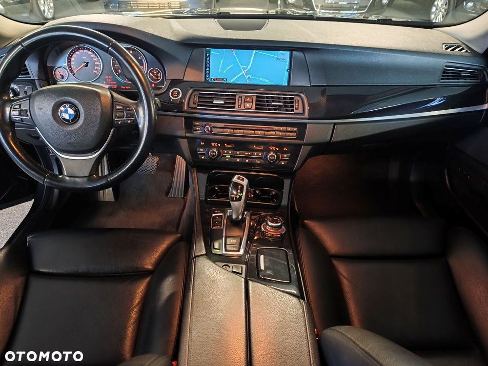 BMW Seria 5 525d - 9