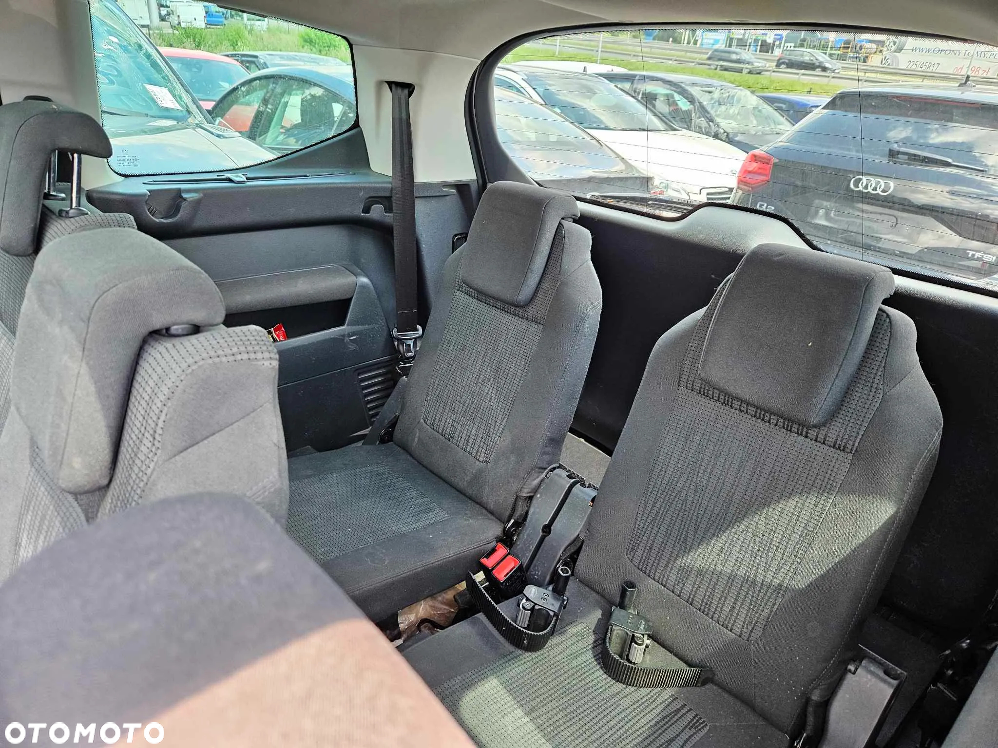 Peugeot 5008 1.6 HDi Family 7os - 9