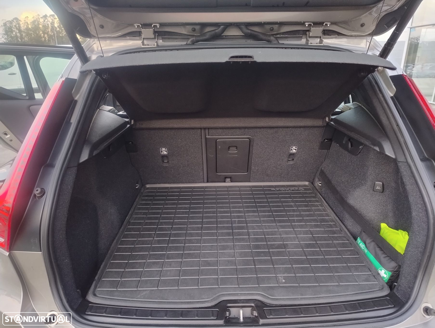 Volvo XC 40 2.0 D3 Momentum - 17