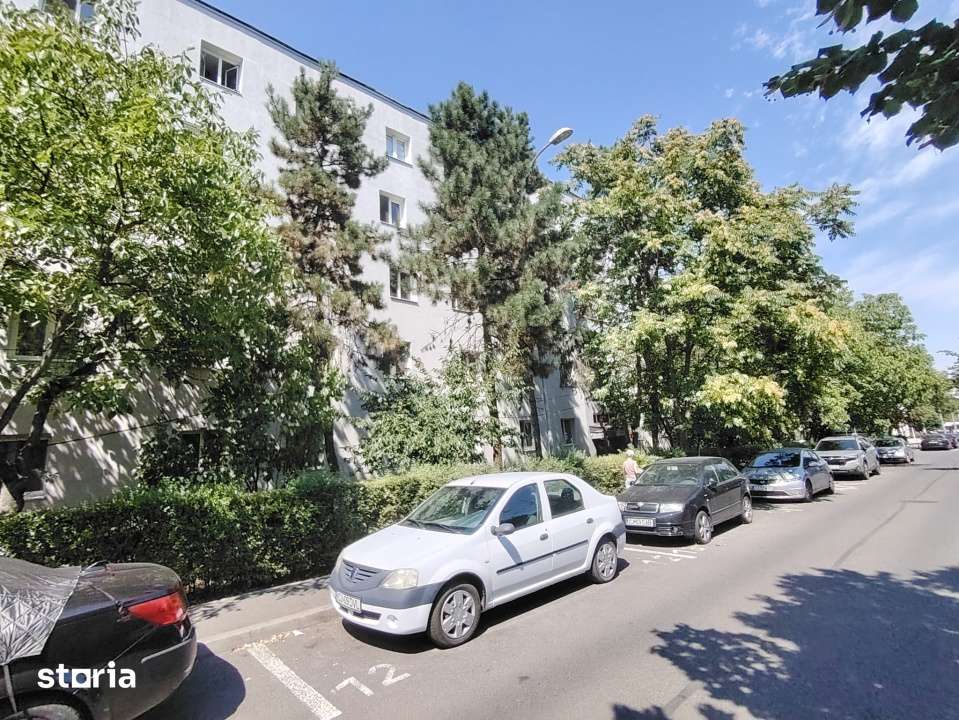 Garsoniera de vanzare in zona semicentrala — fotografia 1