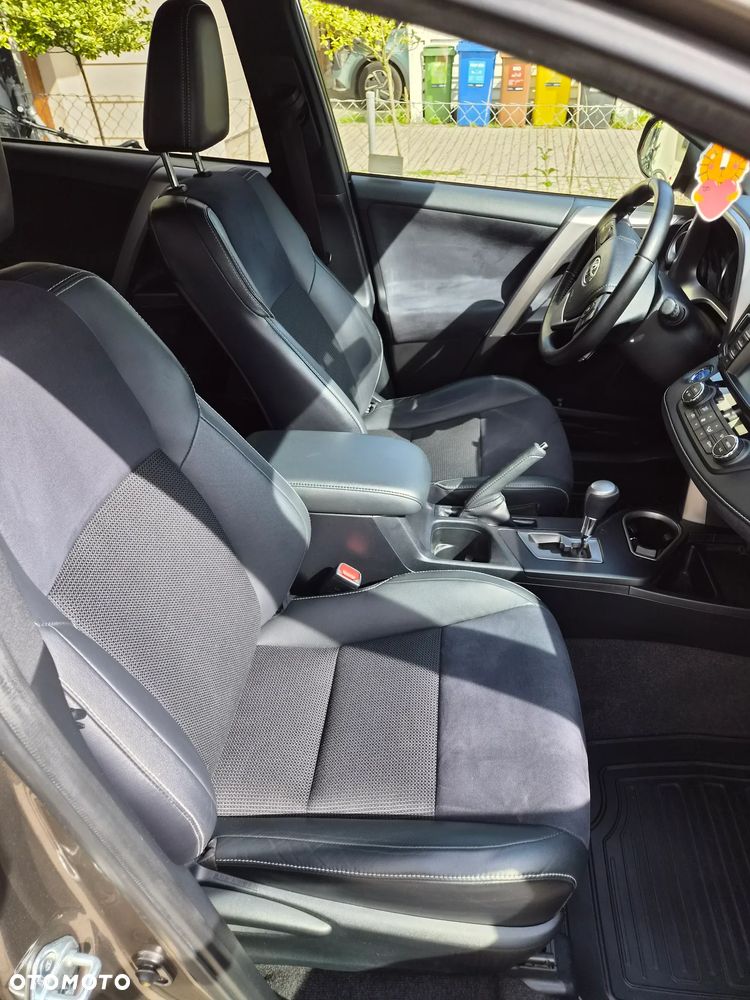 Toyota RAV4 Hybrid Premium 4x2 - 25