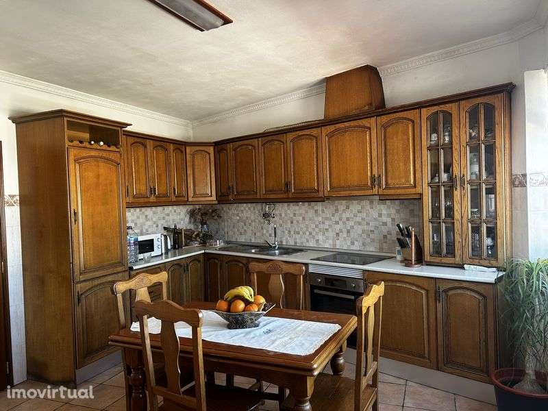 Moradia/Prédio com 3 andares - Grande imagem: 2/12