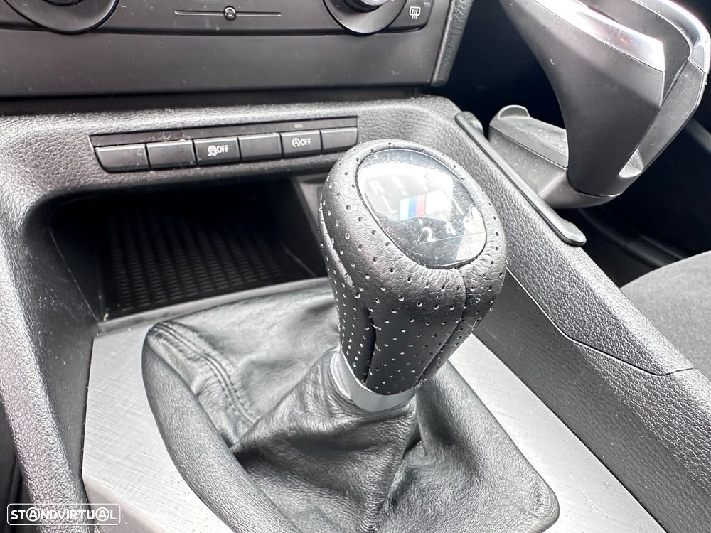 BMW X1 18 d sDrive Pack M - 24