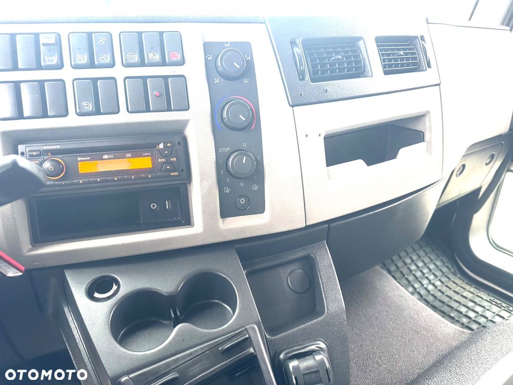 Volvo FL 240 / CHŁODNIA / CARRIER SUPRA 850 / 16000kg / DRZWI TYŁ  / WINDA - 16