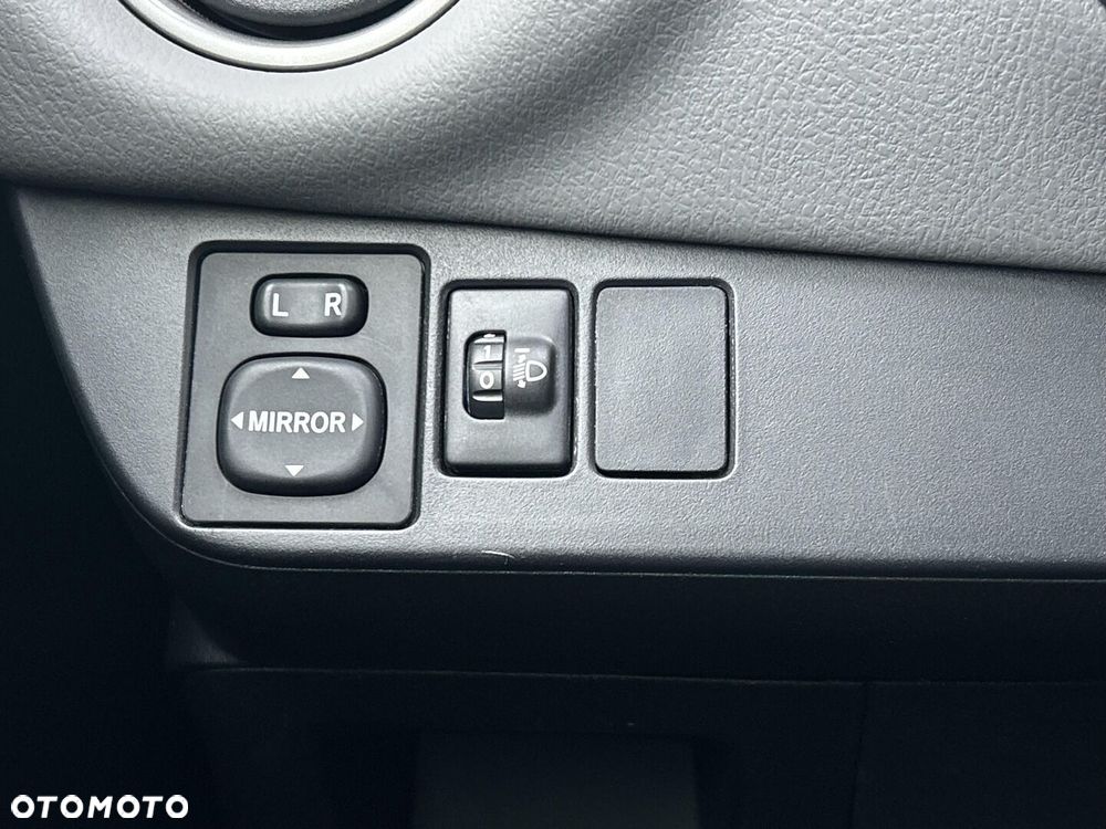 Toyota Yaris - 19