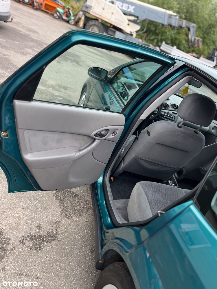 Ford Focus - 16