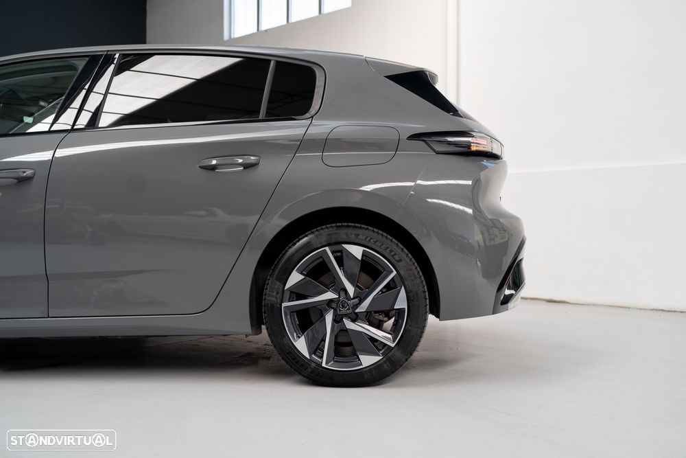 Peugeot 308 1.6 Hybrid Allure e-EAT8 - 23