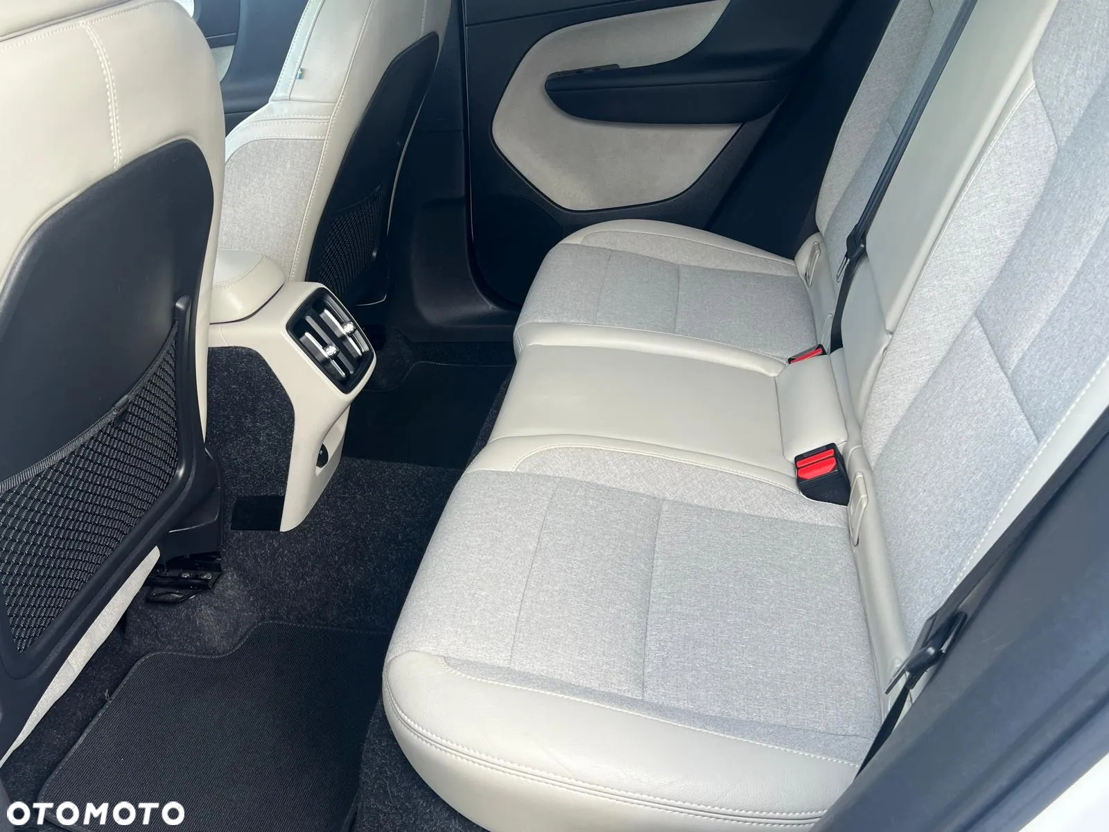 Volvo XC 40 - 22