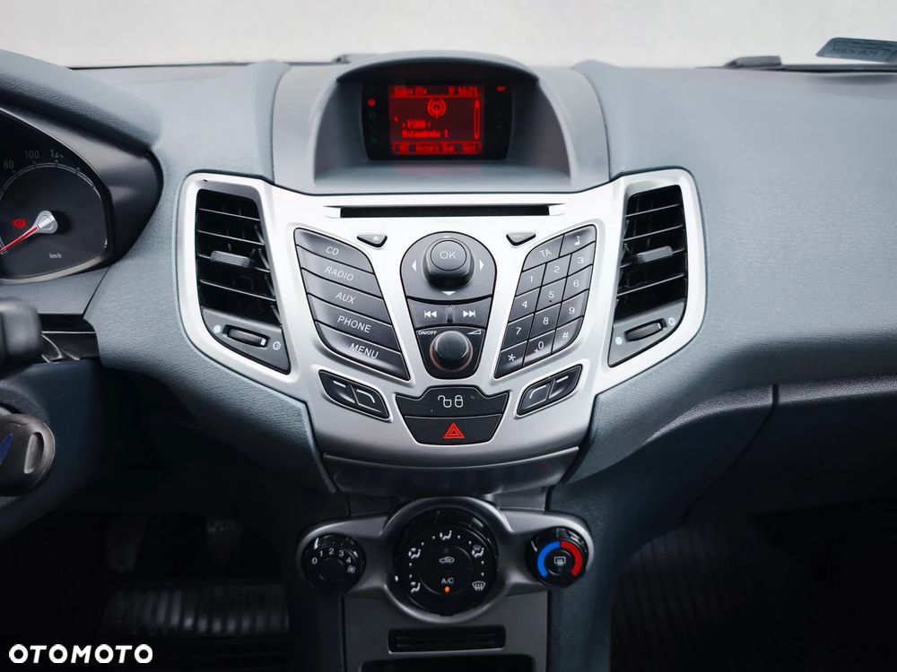 Ford Fiesta 1.6 TDCi Silver X - 21