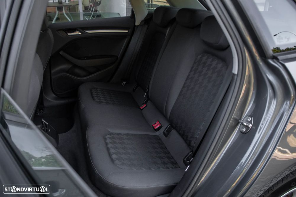 Audi A3 1.6 TDI Attraction - 27