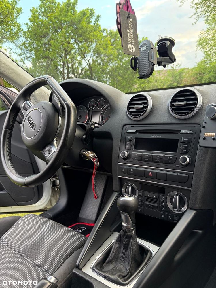Audi A3 Sportback 1.6 TDI DPF Ambiente - 11