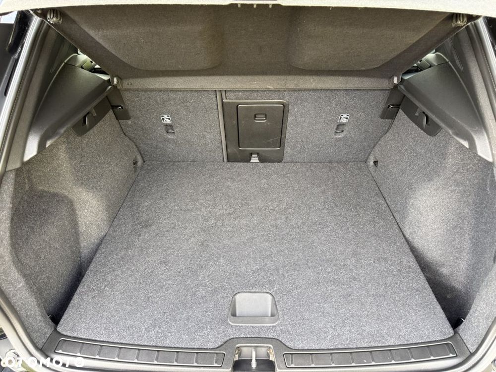 Volvo XC 40 D4 AWD Momentum - 25
