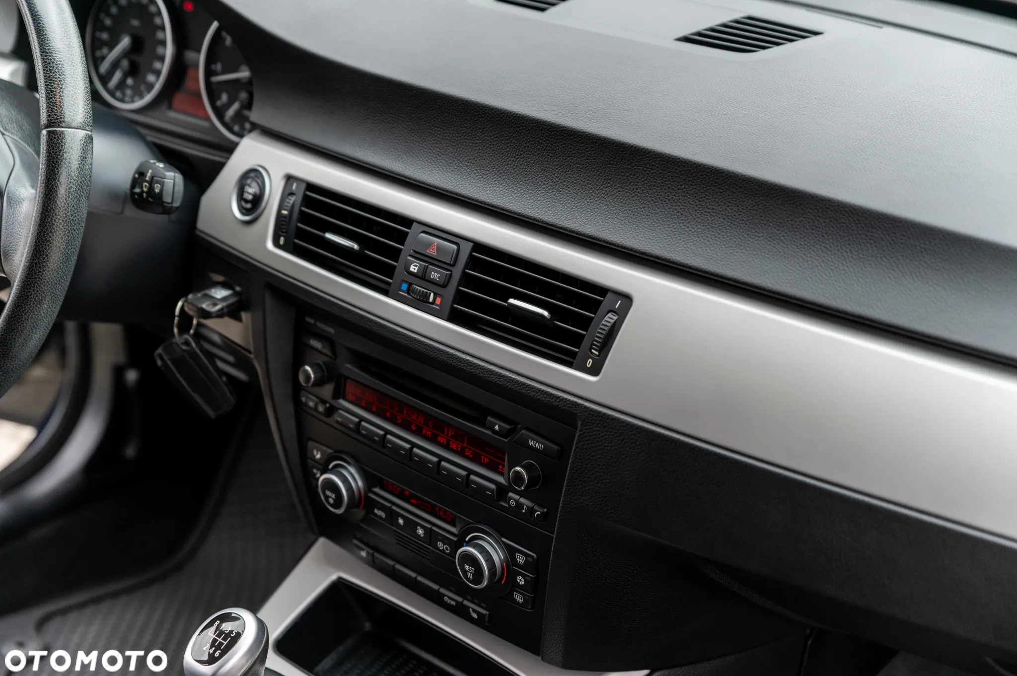 BMW Seria 3 318i - 22
