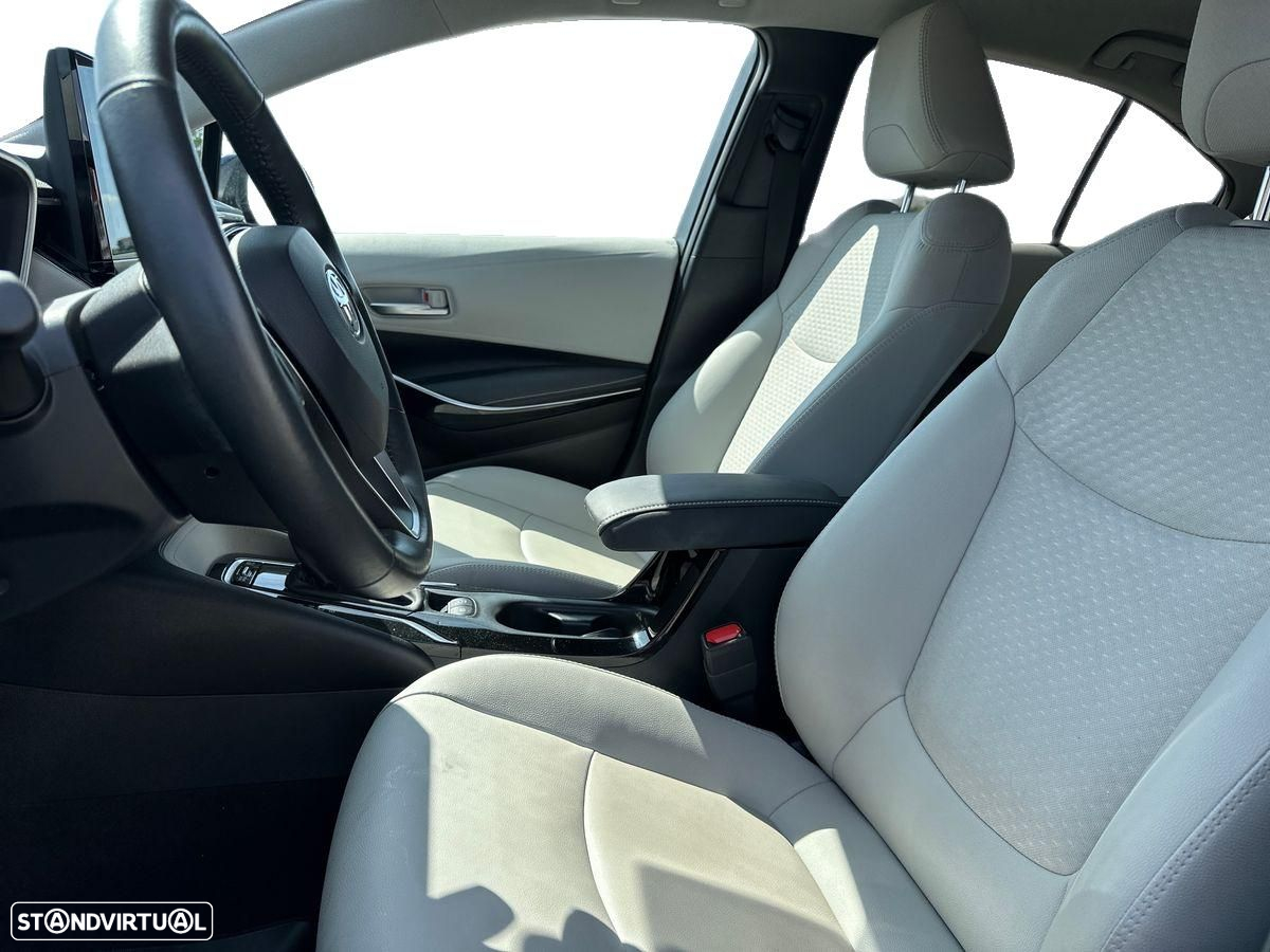 Toyota Corolla SD 1.8 Hybrid Luxury - 11