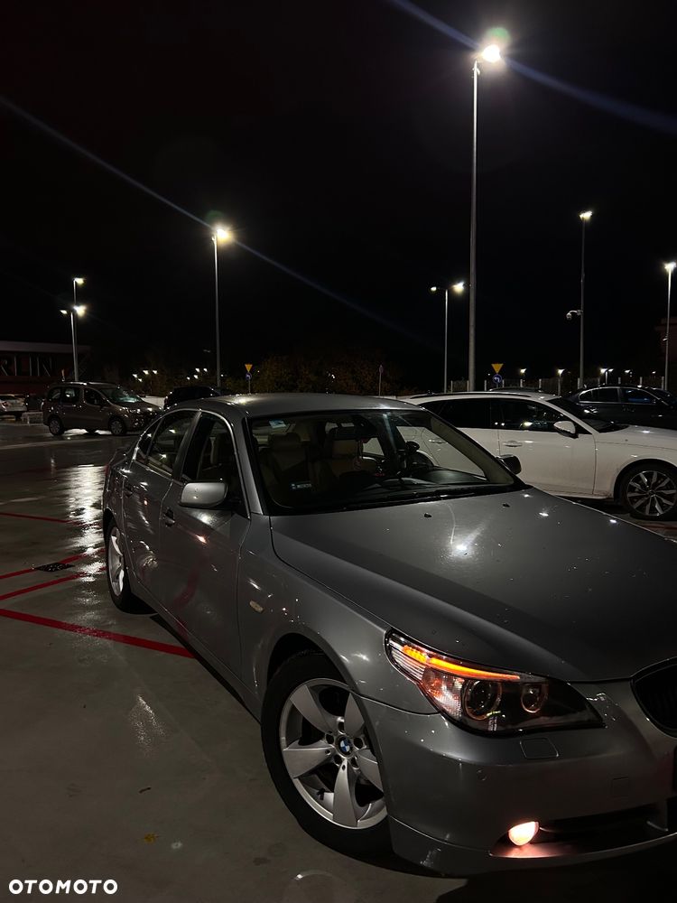 BMW Seria 5 525i - 10