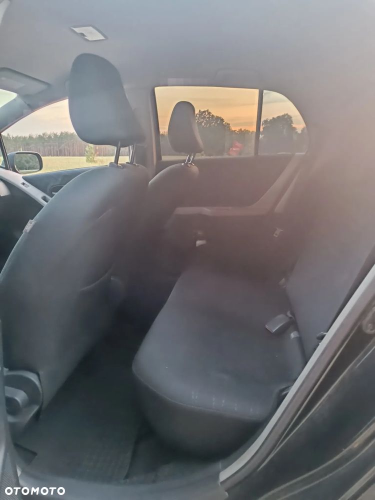 Toyota Yaris 1.3 Sol - 14