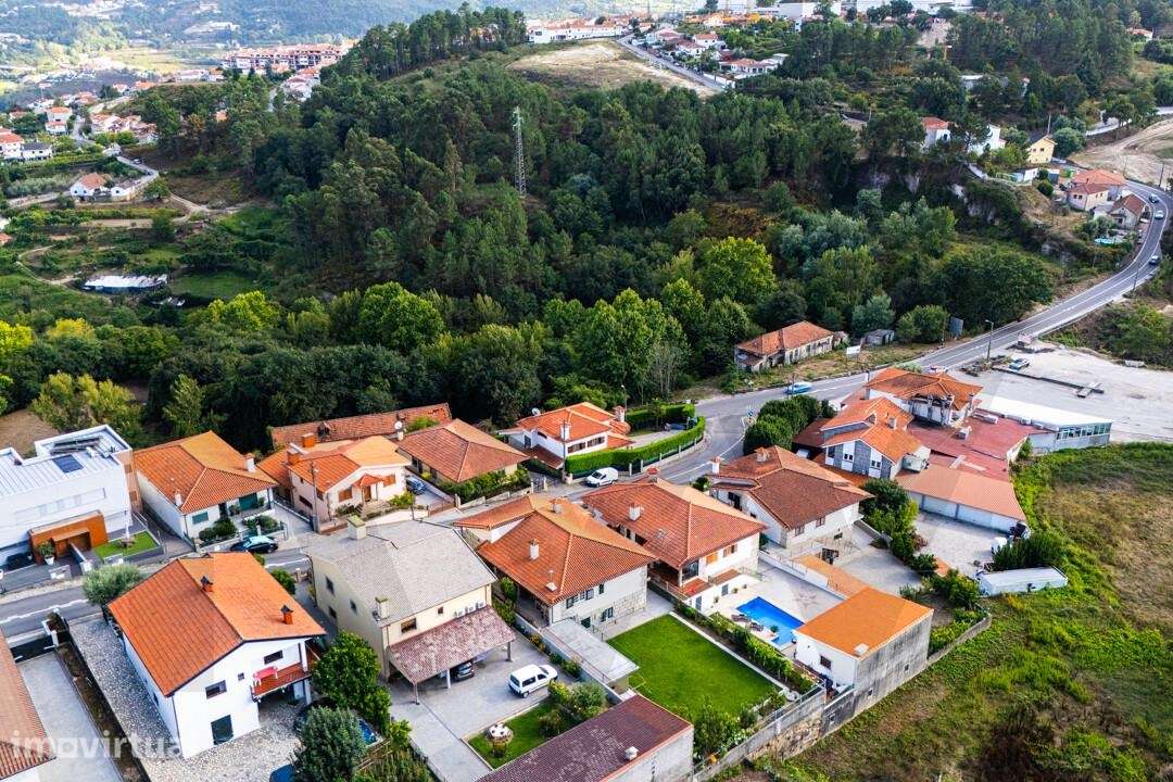 Moradia T4 com terreno em Fregim, Amarante - Grande imagem: 3/51