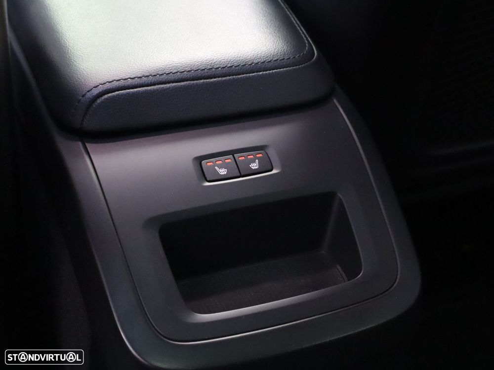 Volvo XC 60 2.0 T6 PHEV Core - 12