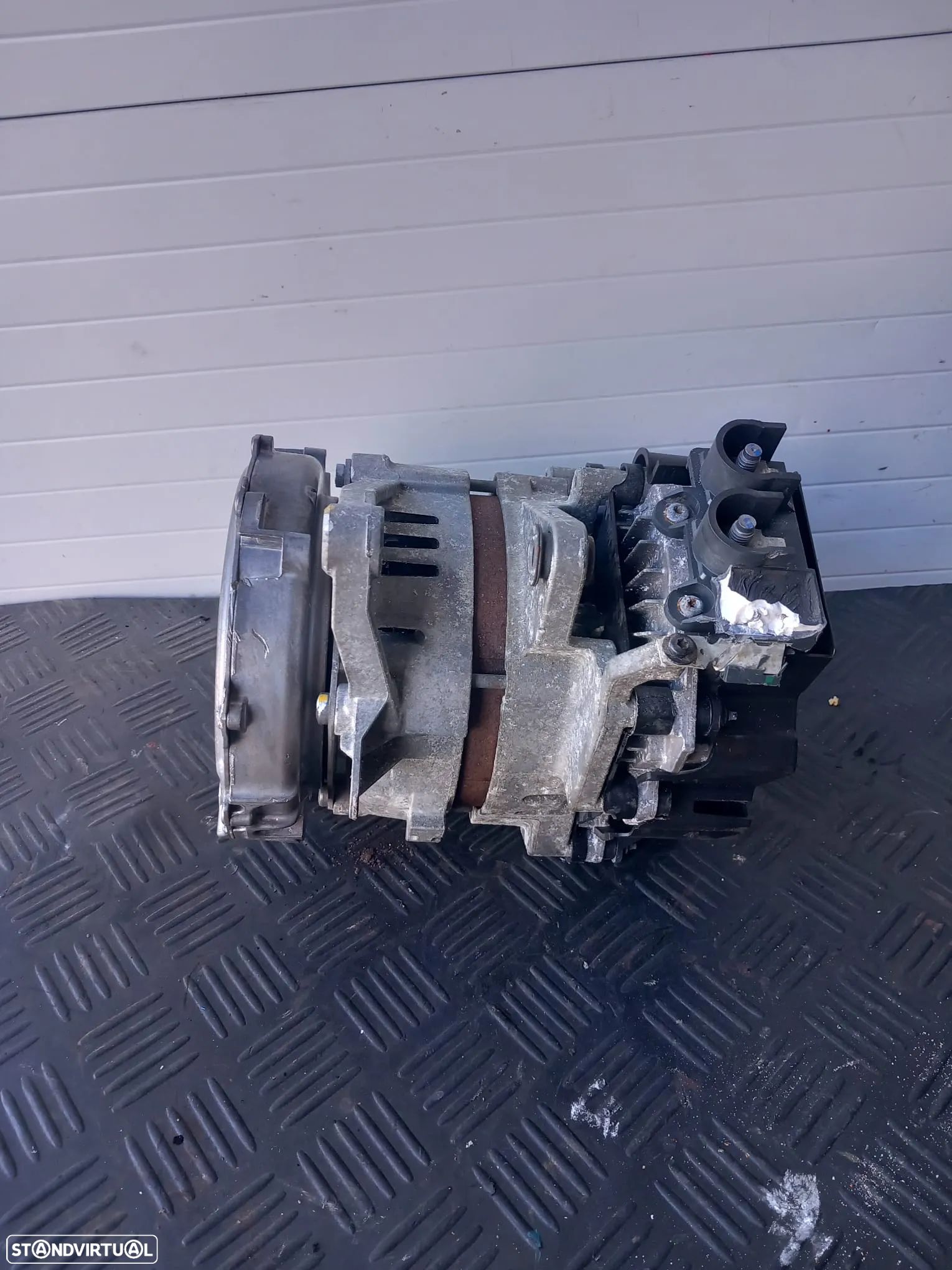 Alternador HYUNDAI TUCSON/KIA CEED/KIA SPORTAGE 1.6 CRDI Ref: 363002U000/2723564B - 1
