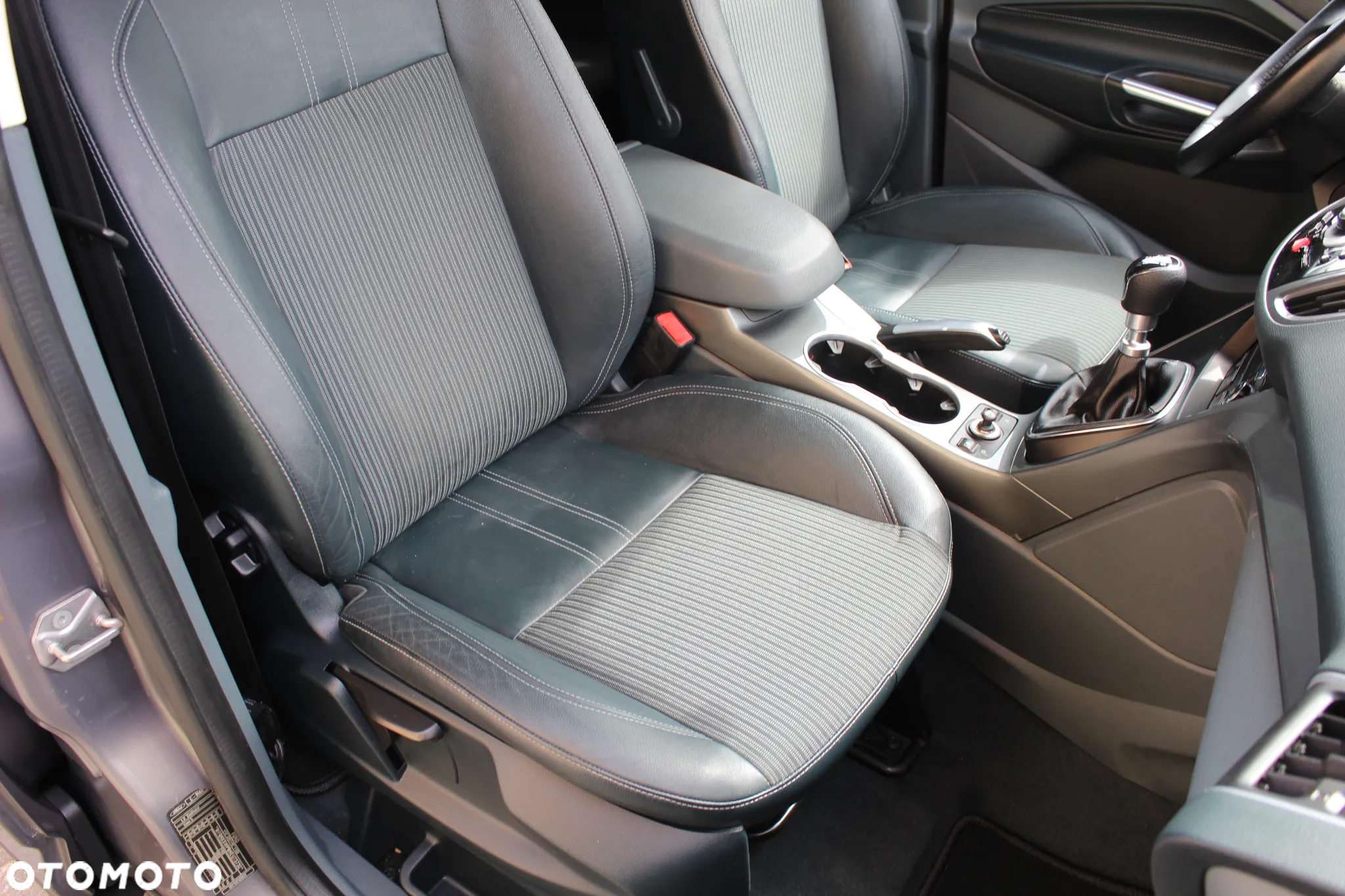Ford Grand C-MAX - 17