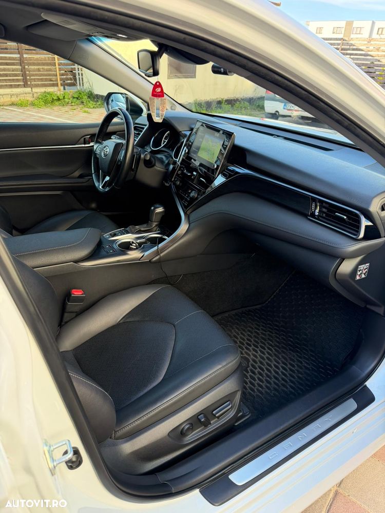 Toyota Camry 2.5 Exclusive - 10