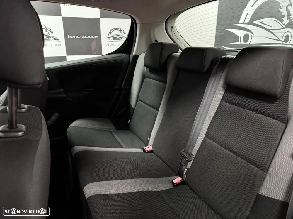 Peugeot 207 1.4 16V Open - 32