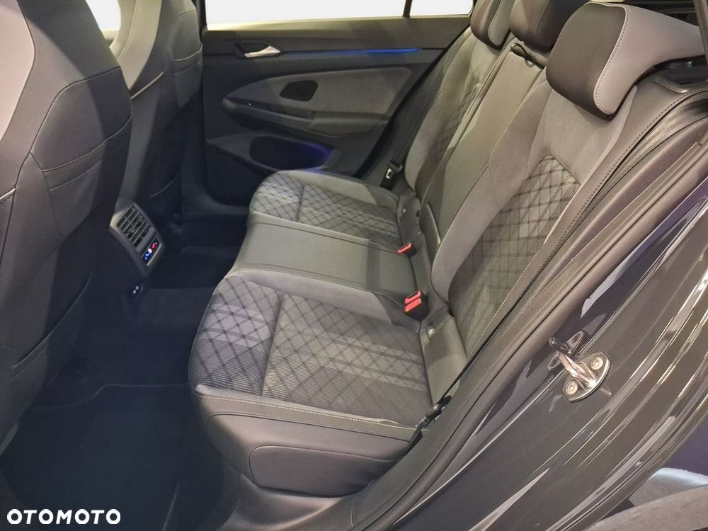 Volkswagen Golf Variant - 12