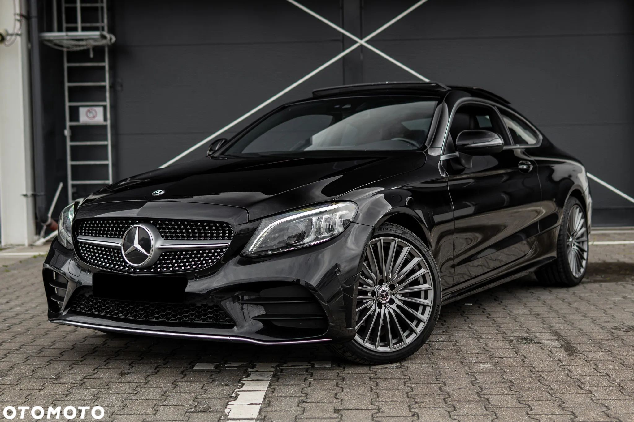 Mercedes-Benz Klasa C 220 d Coupe 4Matic 9G-TRONIC AMG Line - 1