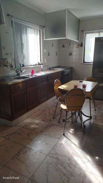 Aluga-se casa T1 em Eixo com todas as despesas incluídas - Grande imagem: 2/6