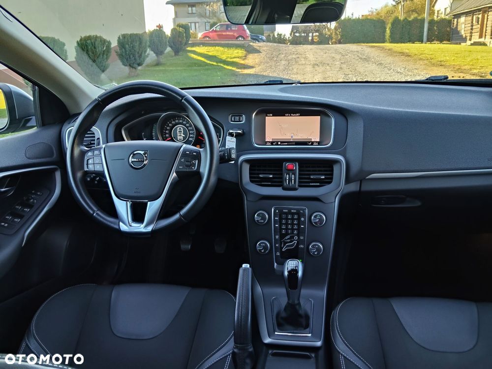 Volvo V40 T2 Momentum - 28