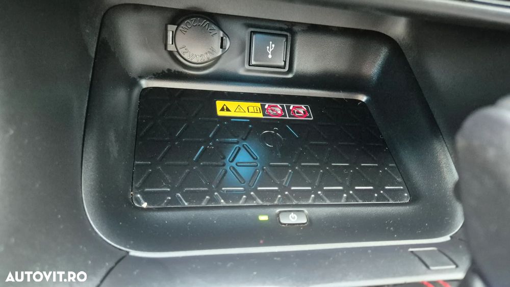Toyota RAV4 2.5 PHEV VVT-iE 4x4 Style Bi-Tone - 24